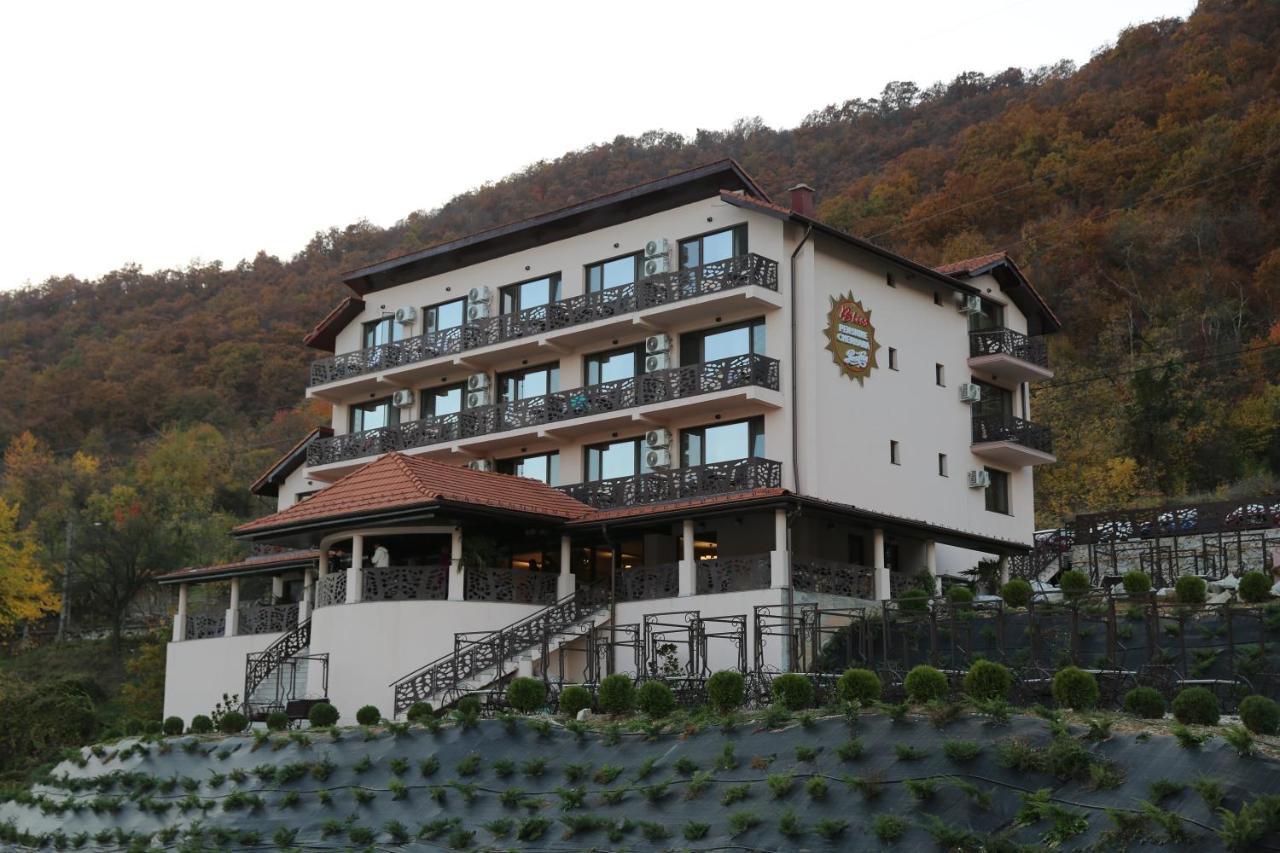 Bliss Dubova Bed & Breakfast ภายนอก รูปภาพ